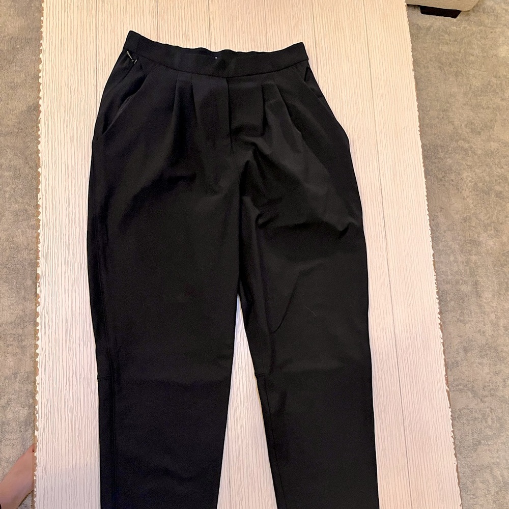 Lululemon black cropped trousers size 6 - Picture 3 of 5